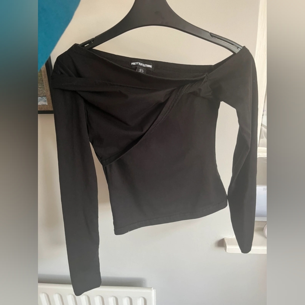Black Off-Shoulder Top Black off shoulder knot long sleeve top